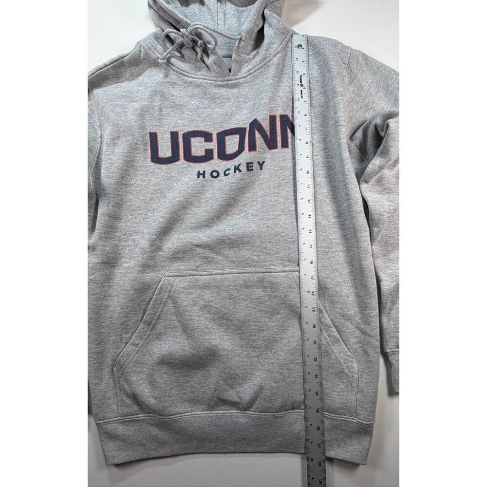 UConn Hockey Hoodie Size Medium Gray Fanatics NWT NCAA Pullover Sweatshirt - Picture 6 of 8